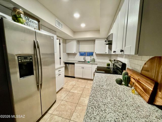 2434 N Shade Tree Circle, Tucson, AZ 85715