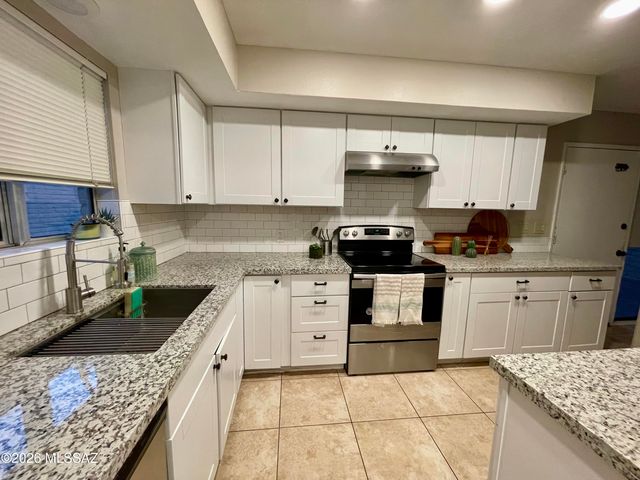 2434 N Shade Tree Circle, Tucson, AZ 85715