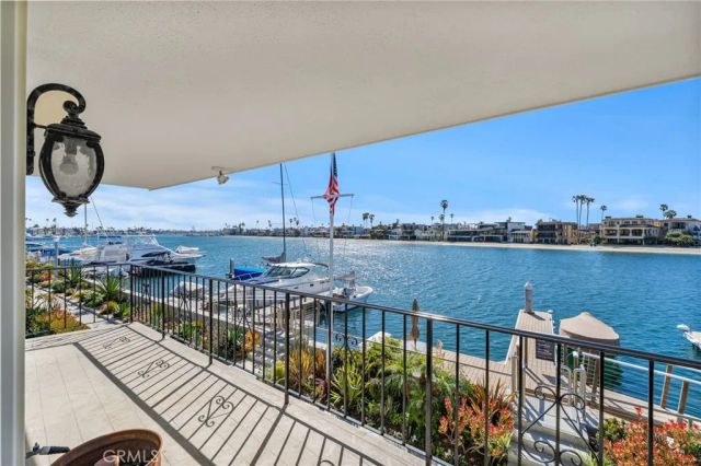 5585 E Corso Di Napoli, Long Beach, CA 90803