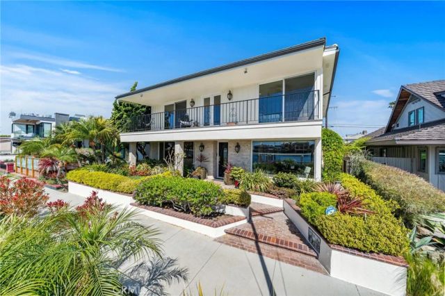 5585 E Corso Di Napoli, Long Beach, CA 90803