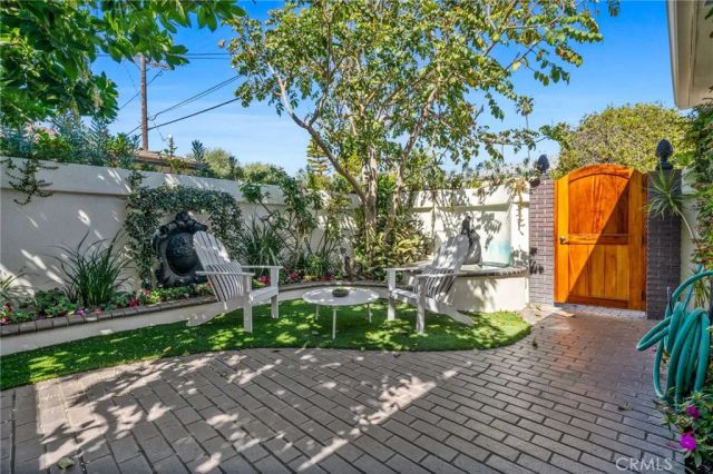 5585 E Corso Di Napoli, Long Beach, CA 90803