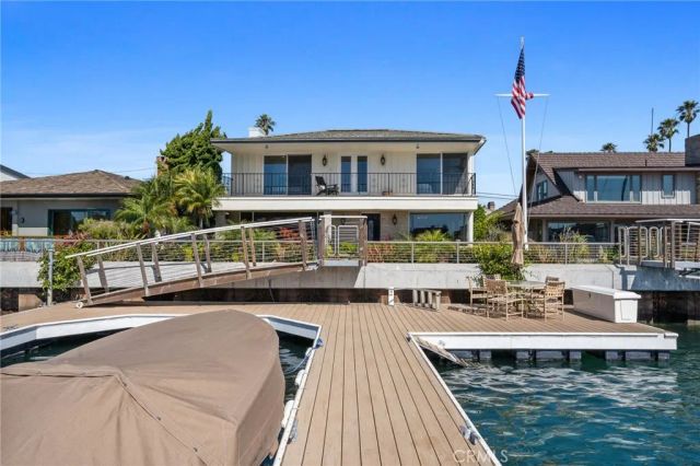 5585 E Corso Di Napoli, Long Beach, CA 90803