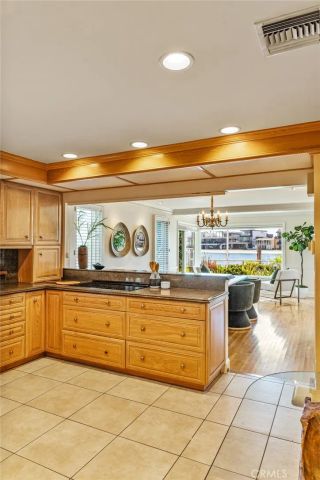 5585 E Corso Di Napoli, Long Beach, CA 90803