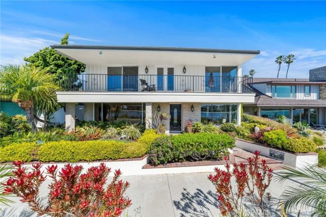 5585 E Corso Di Napoli, Long Beach, CA 90803