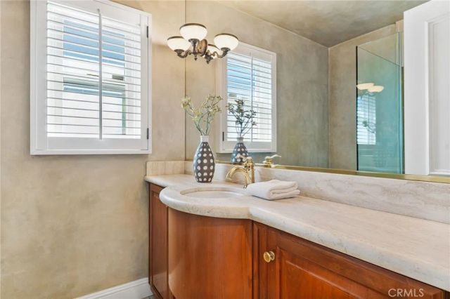 5585 E Corso Di Napoli, Long Beach, CA 90803