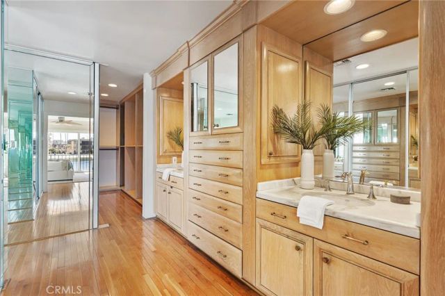 5585 E Corso Di Napoli, Long Beach, CA 90803