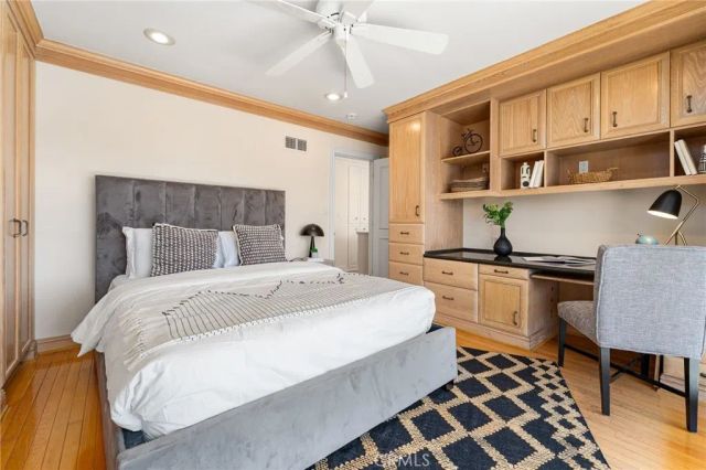 5585 E Corso Di Napoli, Long Beach, CA 90803