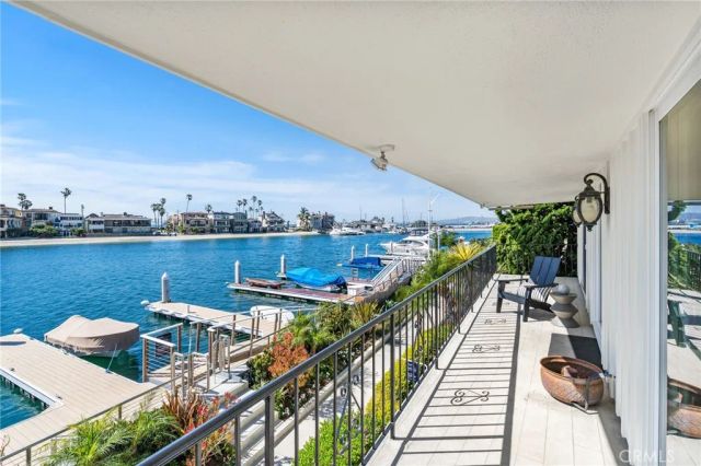5585 E Corso Di Napoli, Long Beach, CA 90803