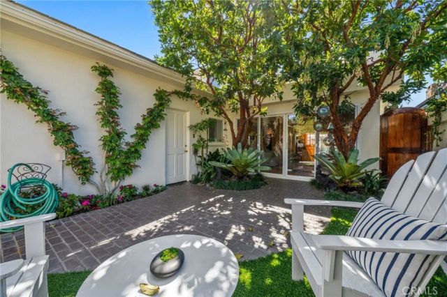 5585 E Corso Di Napoli, Long Beach, CA 90803