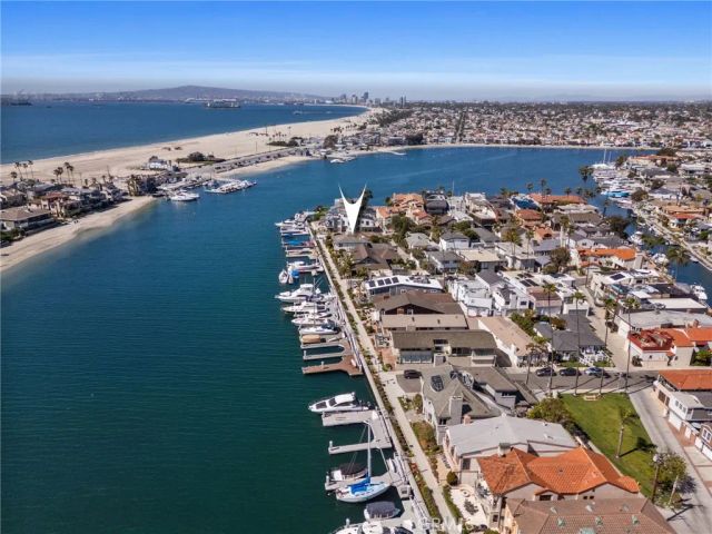 5585 E Corso Di Napoli, Long Beach, CA 90803