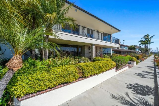 5585 E Corso Di Napoli, Long Beach, CA 90803