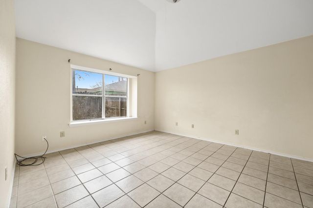 607 Saunders DR, Round Rock, TX 78664