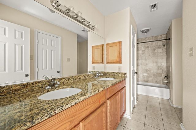 607 Saunders DR, Round Rock, TX 78664