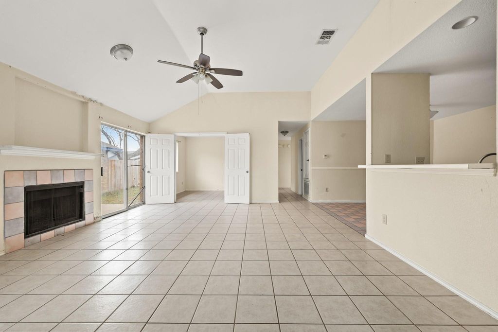 607 Saunders DR, Round Rock, TX 78664