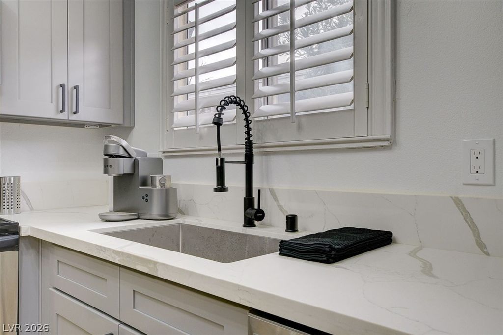 4273 Hazelcrest Drive, Las Vegas, NV 89121 — photo 5
