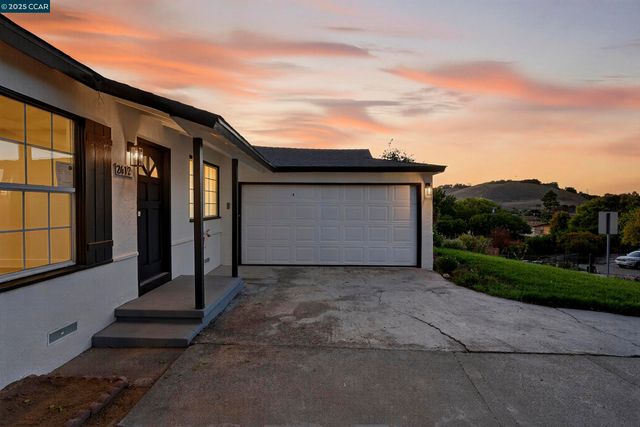 2412 Alamo St, Pinole, CA 94564