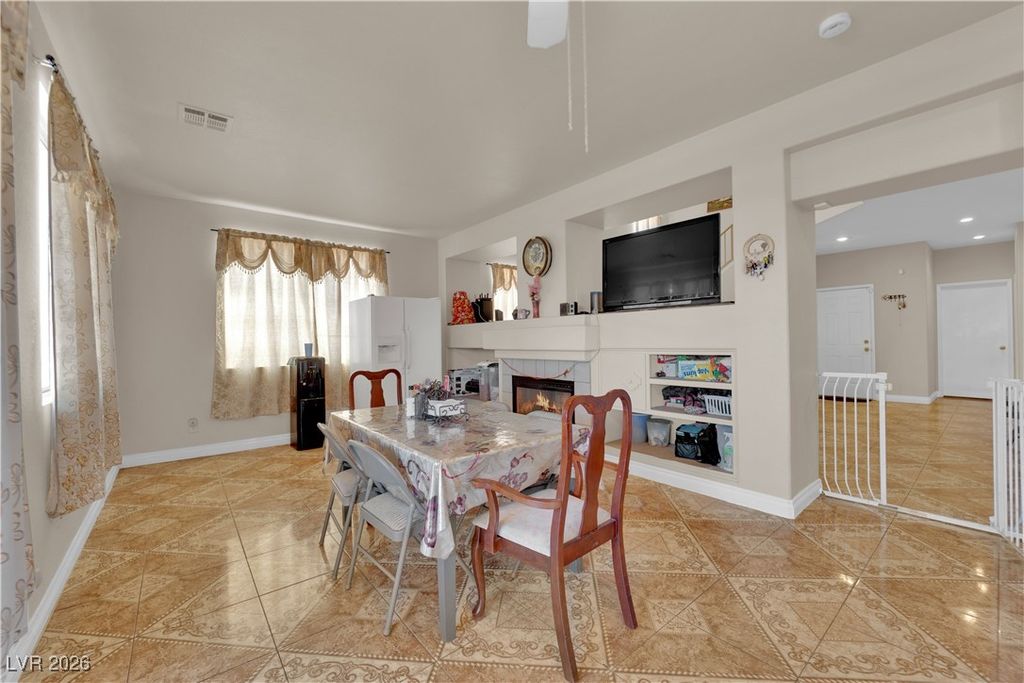 Image 11 of property listing at 6536 Castor Tree Way, Las Vegas, NV 89108