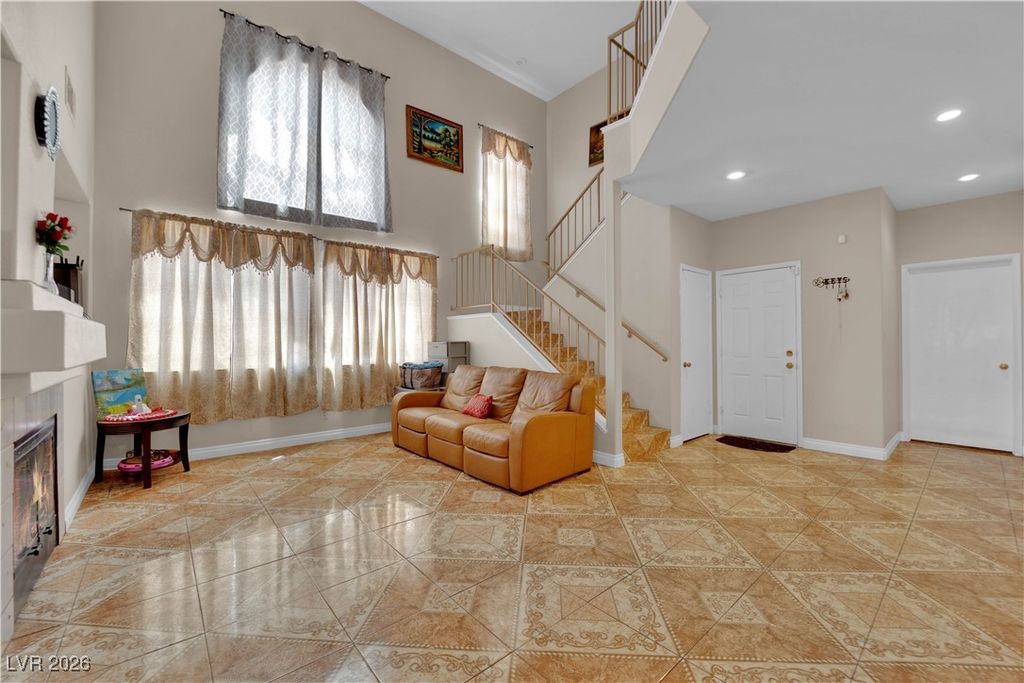 Image 6 of property listing at 6536 Castor Tree Way, Las Vegas, NV 89108