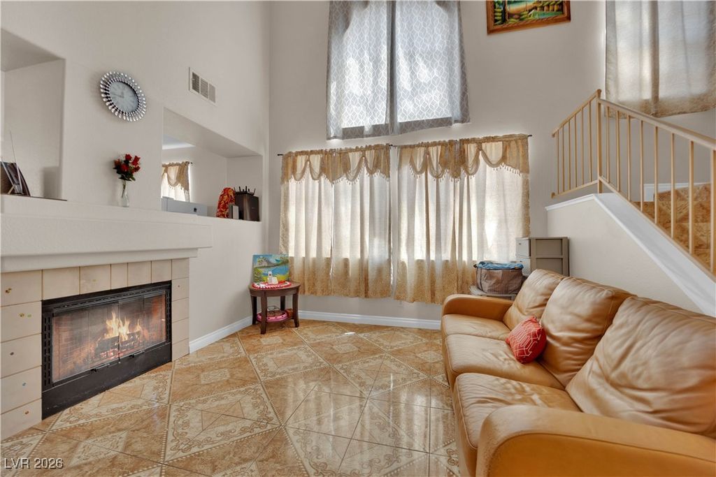 Image 7 of property listing at 6536 Castor Tree Way, Las Vegas, NV 89108