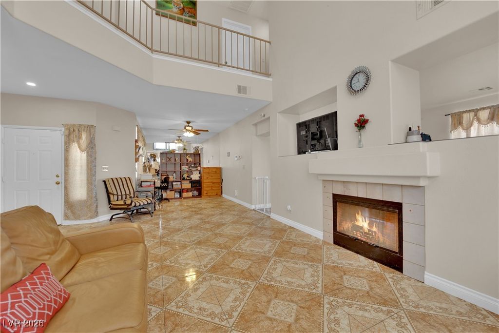 Image 8 of property listing at 6536 Castor Tree Way, Las Vegas, NV 89108