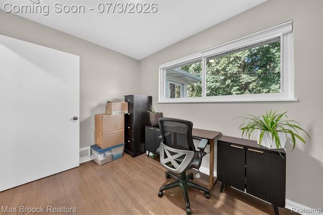 1124 E Windemere Avenue, Royal Oak, MI 48073
