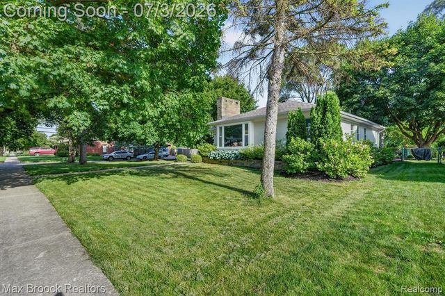 1124 E Windemere Avenue, Royal Oak, MI 48073