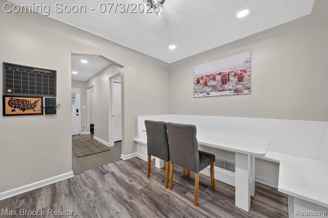 1124 E Windemere Avenue, Royal Oak, MI 48073