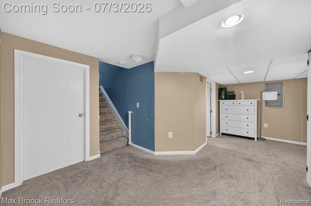 1124 E Windemere Avenue, Royal Oak, MI 48073