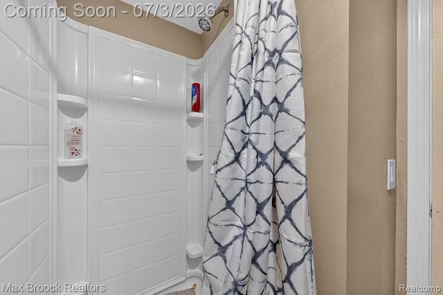 1124 E Windemere Avenue, Royal Oak, MI 48073