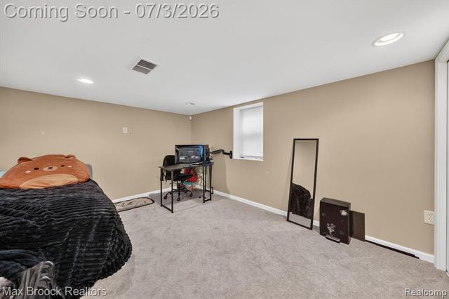 1124 E Windemere Avenue, Royal Oak, MI 48073