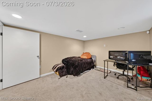 1124 E Windemere Avenue, Royal Oak, MI 48073