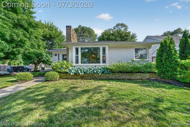 1124 E Windemere Avenue, Royal Oak, MI 48073