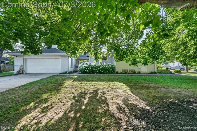 1124 E Windemere Avenue, Royal Oak, MI 48073