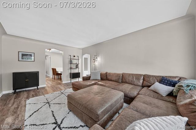 1124 E Windemere Avenue, Royal Oak, MI 48073