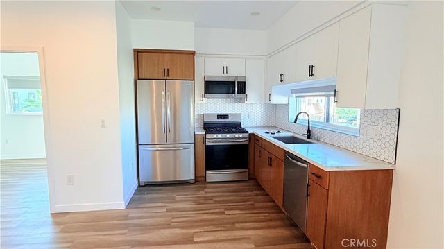 1418 S Cloverdale Avenue, Los Angeles, CA 90019