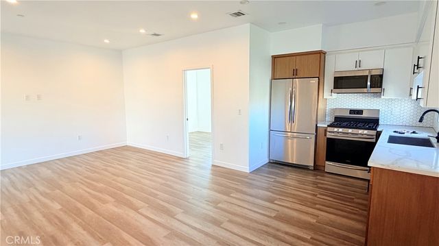 1418 S Cloverdale Avenue, Los Angeles, CA 90019