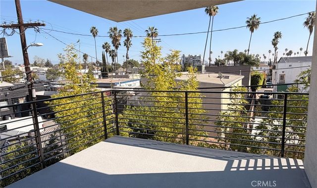 1418 S Cloverdale Avenue, Los Angeles, CA 90019