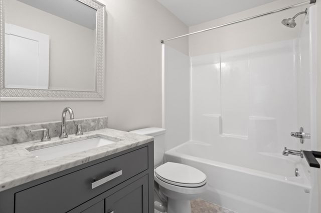 2791 Golden Valley Parkway S, Fargo, ND 58104