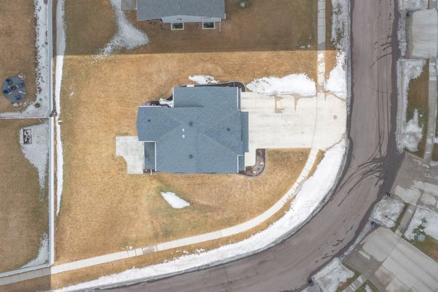 2791 Golden Valley Parkway S, Fargo, ND 58104