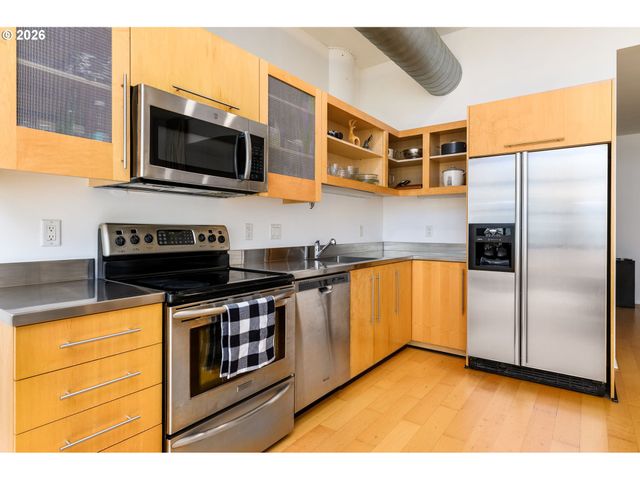 1400 Nw IRVING St, Portland, OR 97209