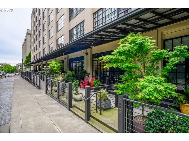 1400 Nw IRVING St, Portland, OR 97209