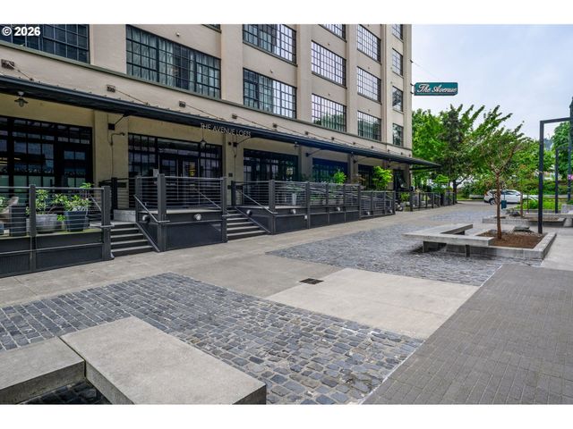 1400 Nw IRVING St, Portland, OR 97209