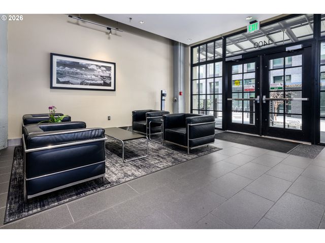 1400 Nw IRVING St, Portland, OR 97209