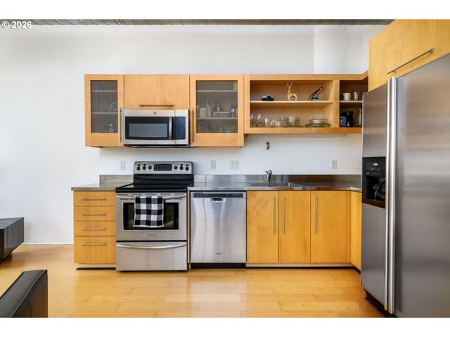 1400 Nw IRVING St, Portland, OR 97209