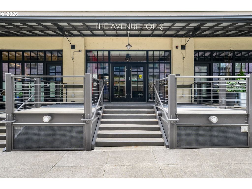 1400 Nw IRVING St, Portland, OR 97209