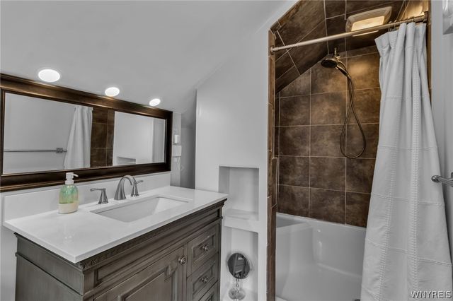 966 Parkhurst Boulevard, Tonawanda, NY 14150