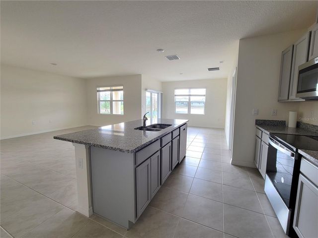 420 NOBLE AVENUE, Davenport, FL 33837