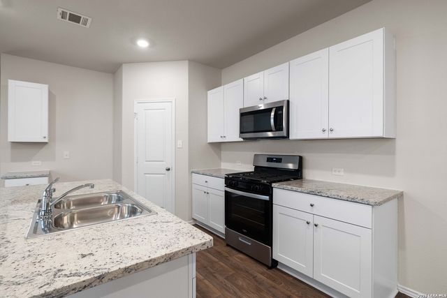 2881 BROGAN CRK, New Braunfels, TX 78130