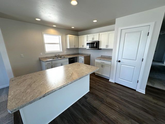 947 Sully WAY, Sheboygan Falls, WI 53085
