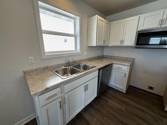 947 Sully WAY, Sheboygan Falls, WI 53085